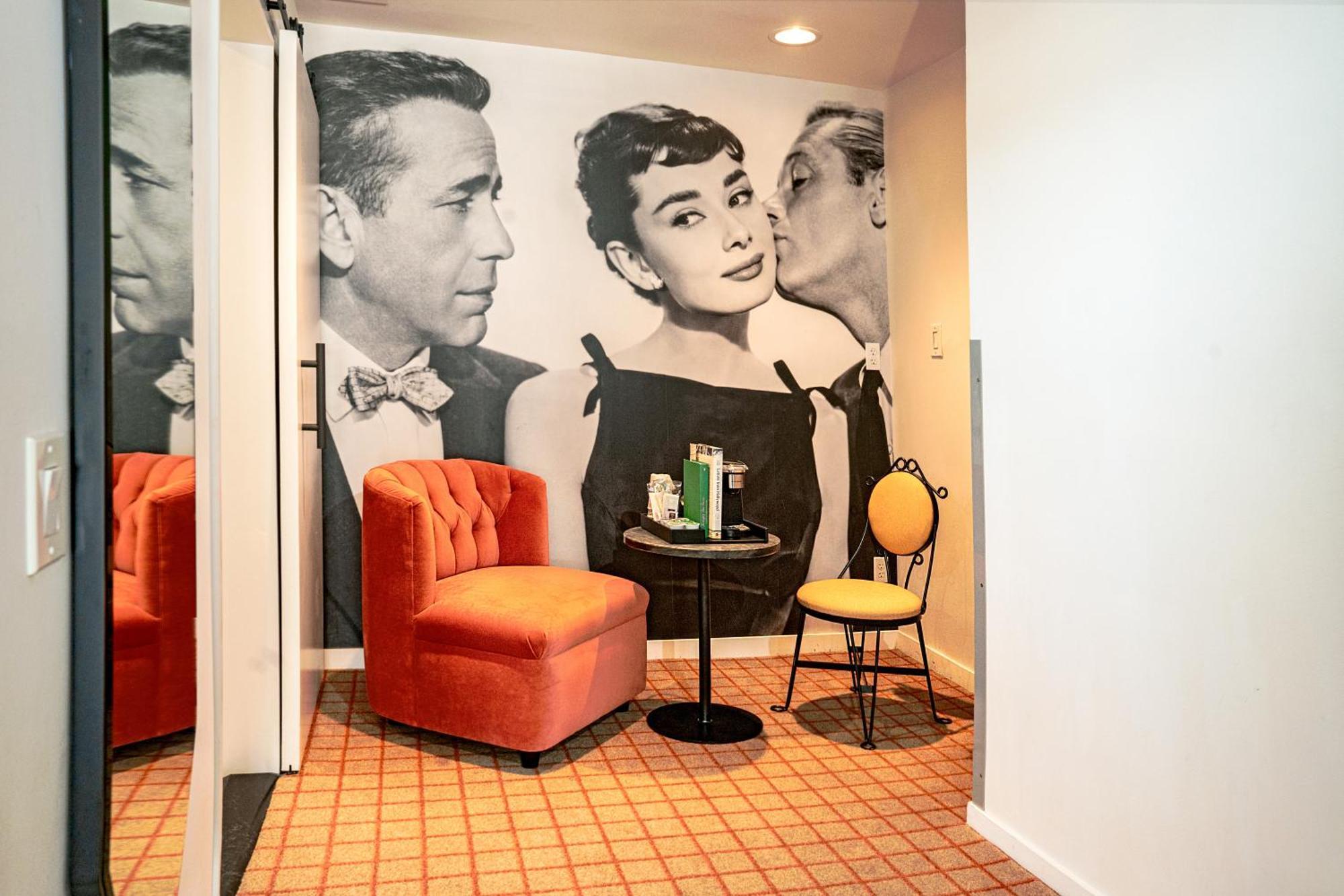 The Hollywood Franklin Near Universal Hotel 3*