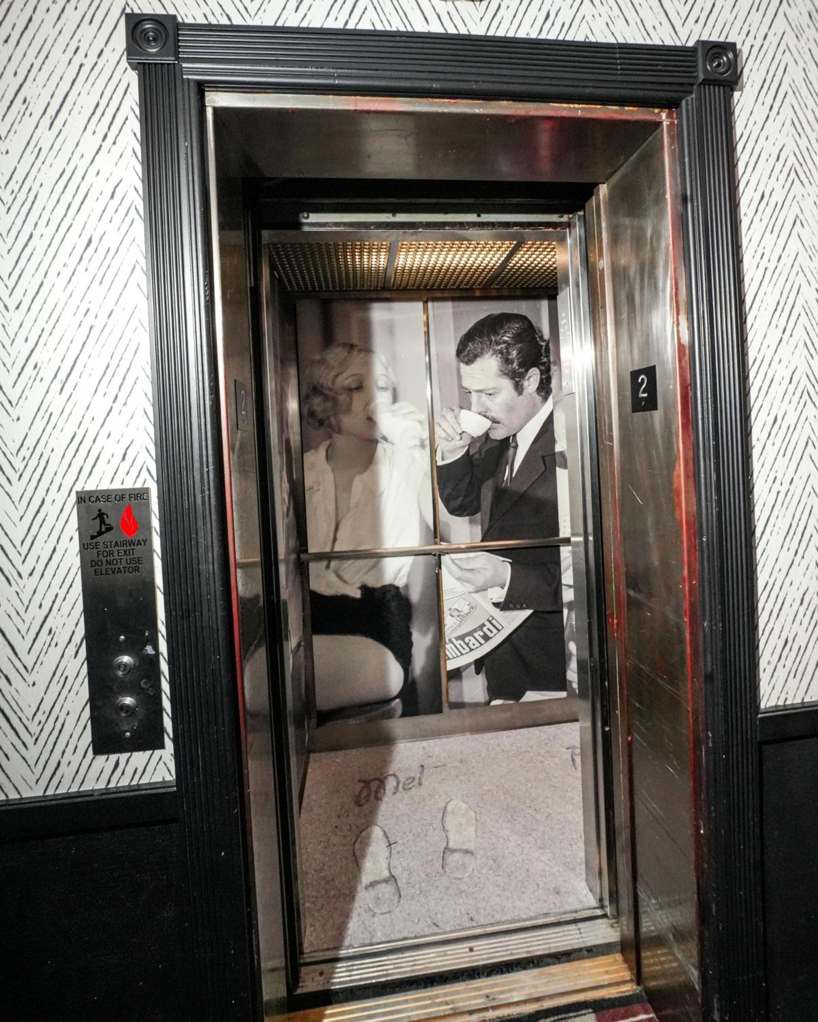 The Hollywood Franklin Near Universal